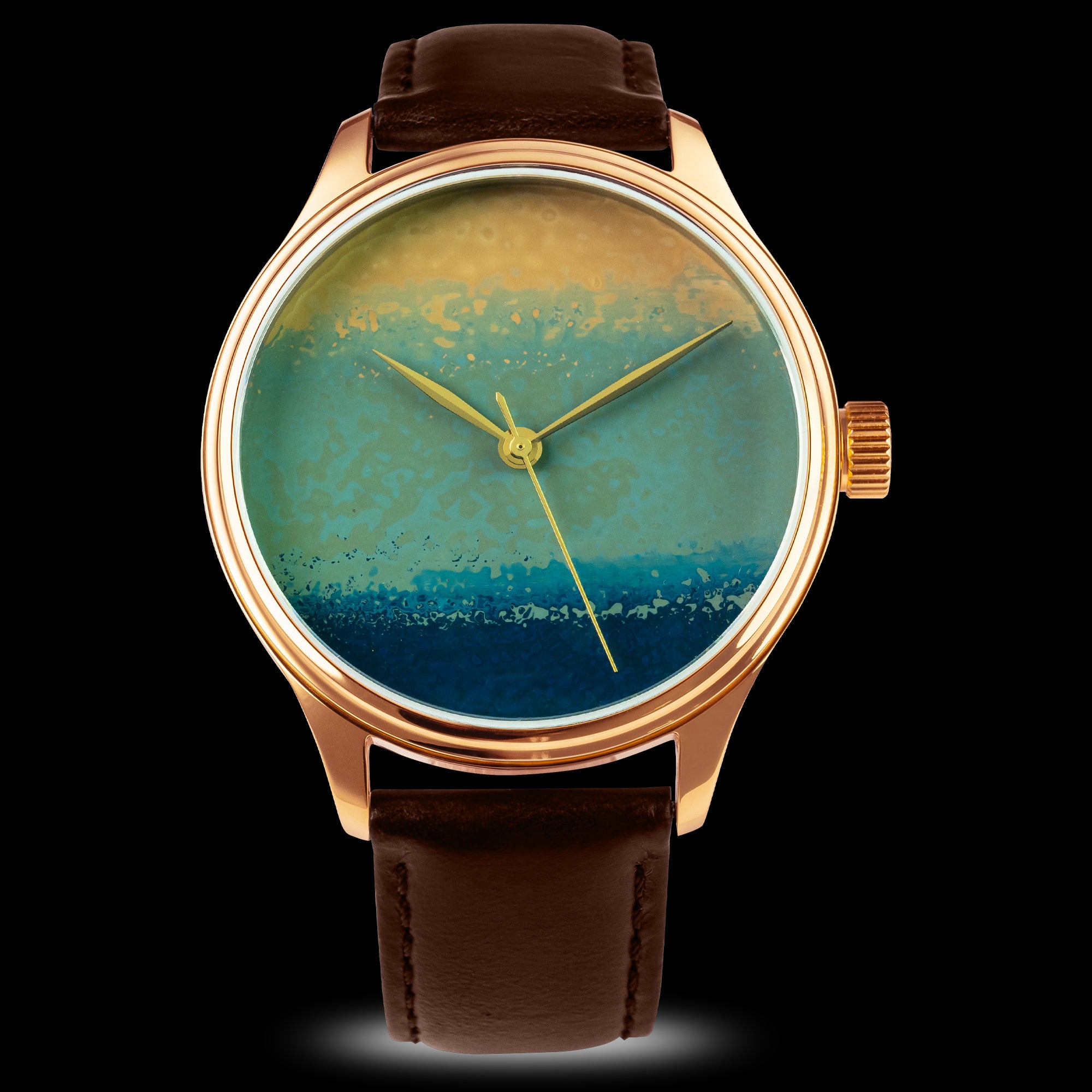 Elegant Japanese timepiece blending mechanical precision and Urushi art by Hirota Yoko