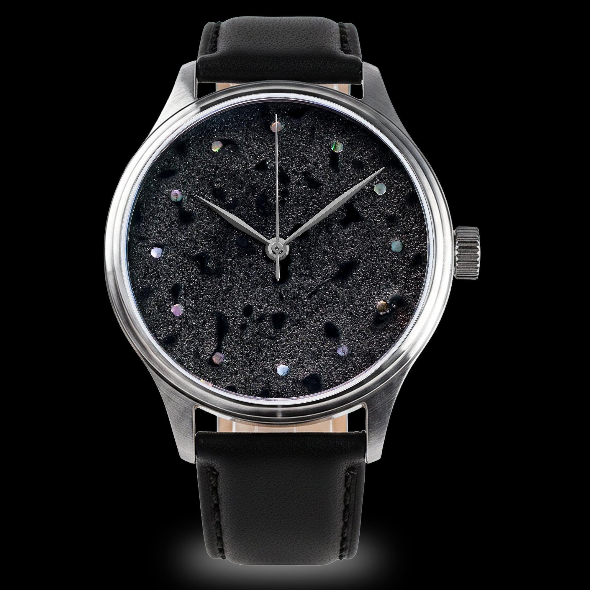 Artisan Urushi Dial with Charcoal Urushi lacquer and raden inlay inspired by traditional Oita Urushi craftsmanship in Japan, featured on the Dream Watch by Wancher.